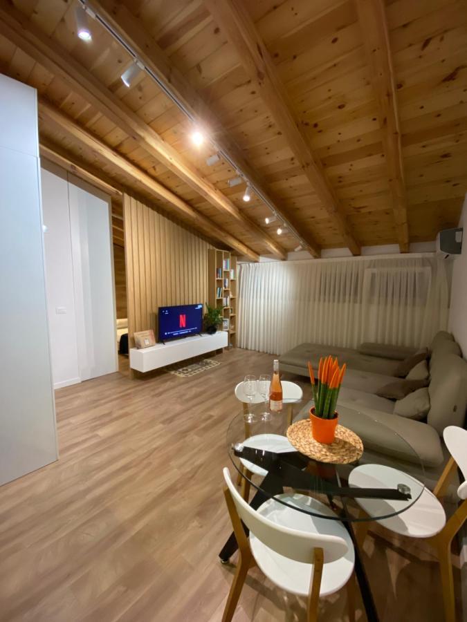 Lovely Loft 1-Bedroom In The Heart Of Tirana Exterior photo